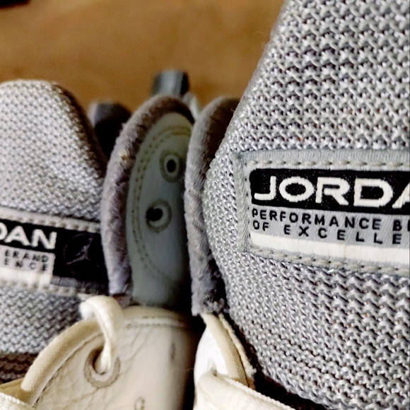 Nike Jordans size 11 white / grey - clean - Picture 9 of 10
